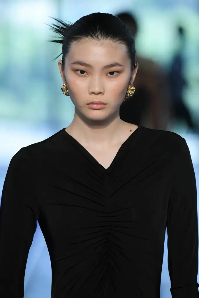 sonbahar_2023_sac_trendleri_modasi_modelleri (12).webp