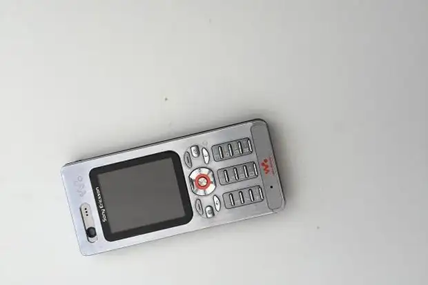 sony-ericsson-w880-2007,VDWKFP77-kW48HF1dc6XbQ.webp