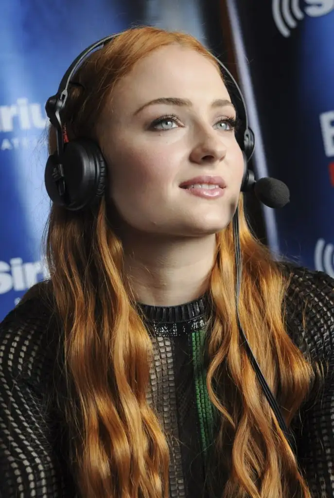 sophie-turner-attends-the-siriusxm-s-ew-radio-channel-broadcasts-from-comic-con-in-san-diego_1.webp