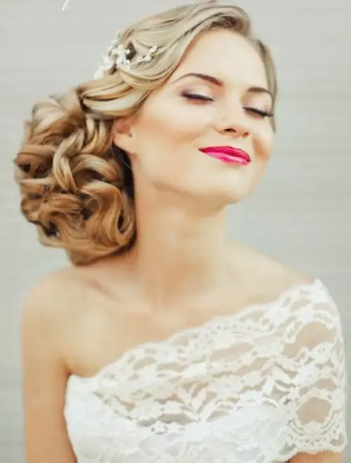 steal-worthy-wedding-hairstyles-10-500x660.webp