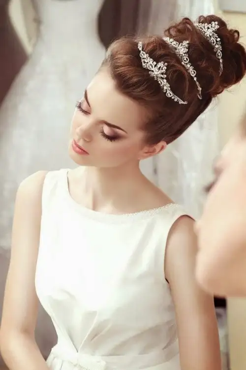 steal-worthy-wedding-hairstyles-13-500x750.webp