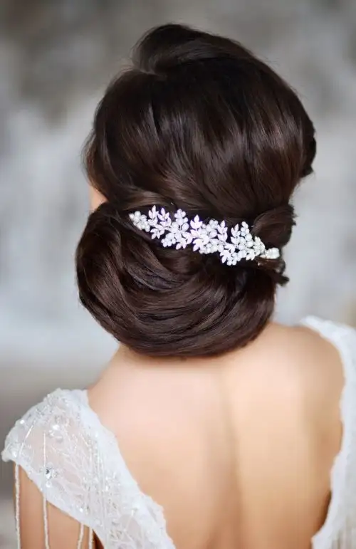 steal-worthy-wedding-hairstyles-14-500x771.webp