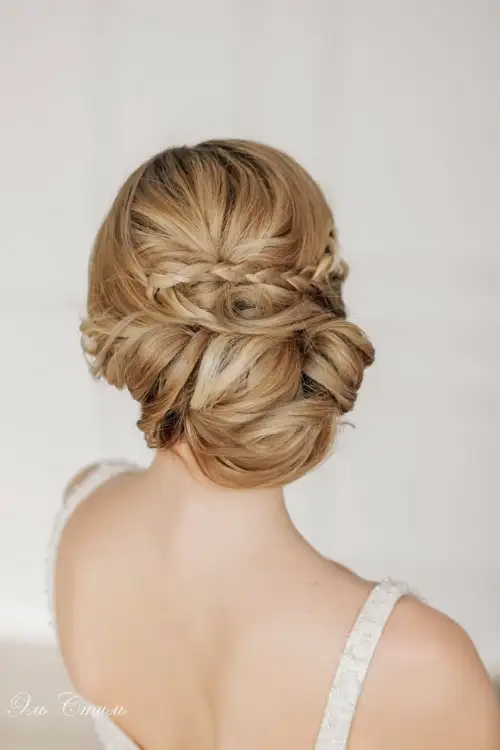 steal-worthy-wedding-hairstyles-15-500x750.webp