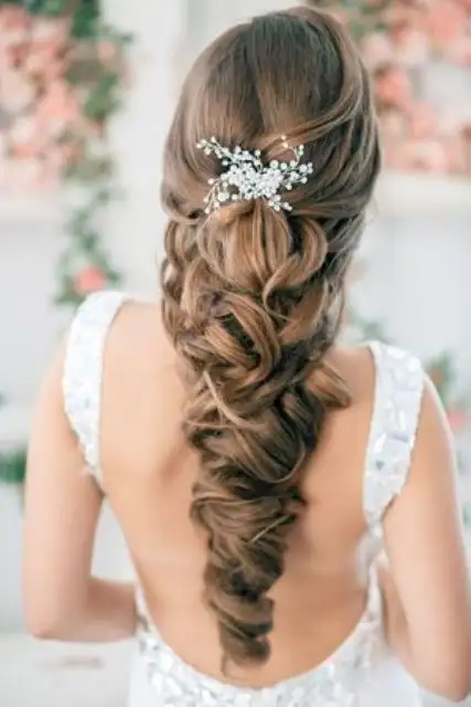 steal-worthy-wedding-hairstyles-20.webp