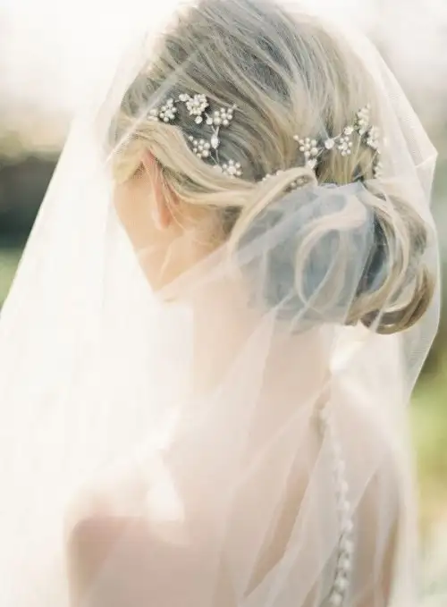 steal-worthy-wedding-hairstyles-22-500x679.webp