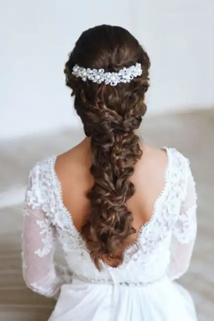 steal-worthy-wedding-hairstyles-23.webp