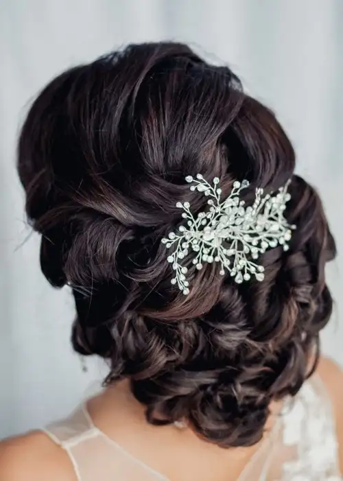 steal-worthy-wedding-hairstyles-6-500x701.webp