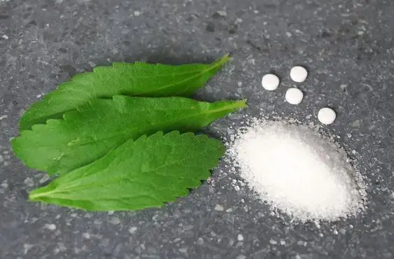 Stevia_Bitkisi_Faydalari_Kullanimi.webp