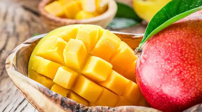 surekli_makyaj_yapanlara_mango_maskesi_cilt_bakimi.jpg