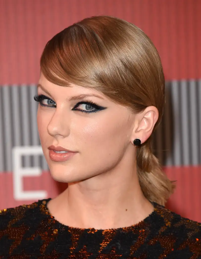 Taylor-Swift-2015-MTV-VMAs (1).webp