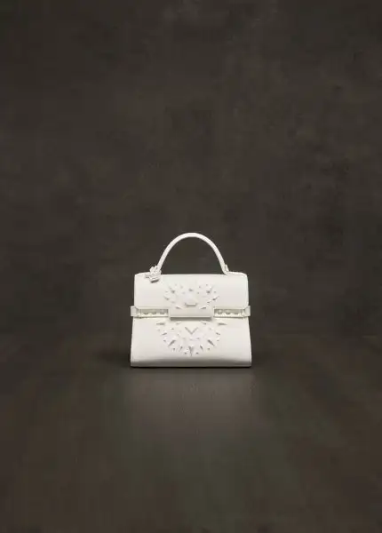 thefemin-delvaux-2018-07.webp