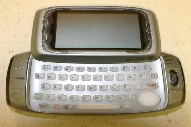 tmobile-sidekick-2002,W4inOlcmdkCCbFJLK3d6pw.jpg