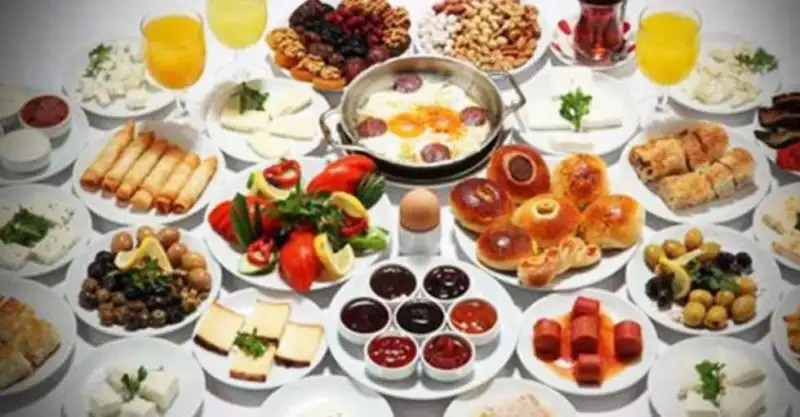 tok-tutan-az-susatan-yiyecekler.webp