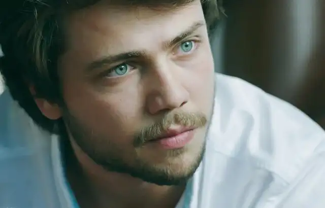 tolga-sarita-124327LQ.webp