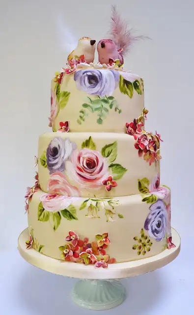 tom-and-katie-cake.webp
