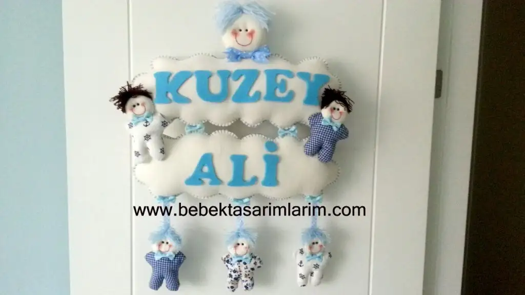 tombisler-bebek-odasi-kapi-susu.webp
