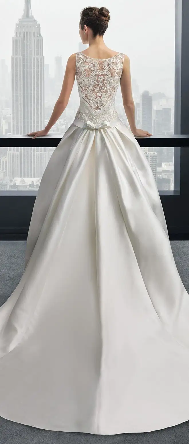 two-by-rosa-clara-2015-wedding-dress-8A254-1.webp