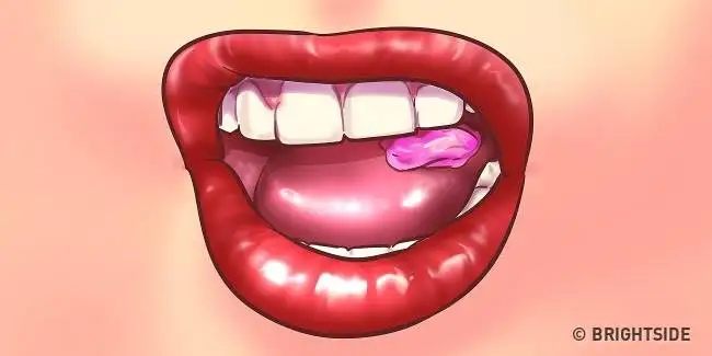 ucakta_kulak_tikanmamasi_icin_sakiz.webp
