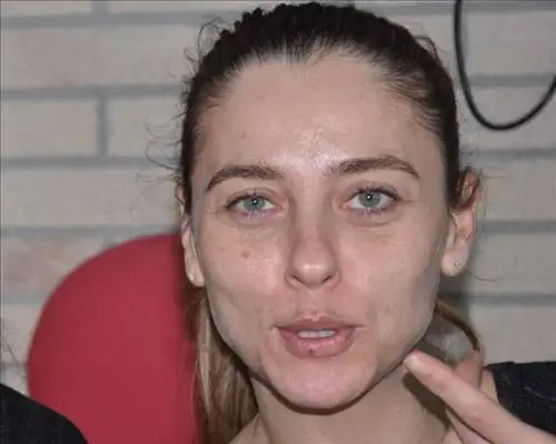 unlulerin_makyajsiz_halleri (9).webp