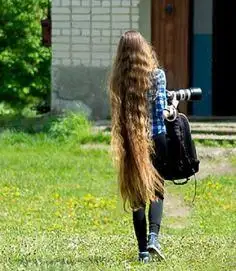 uzun_saclari_ile_fenomen_oldu (5).webp