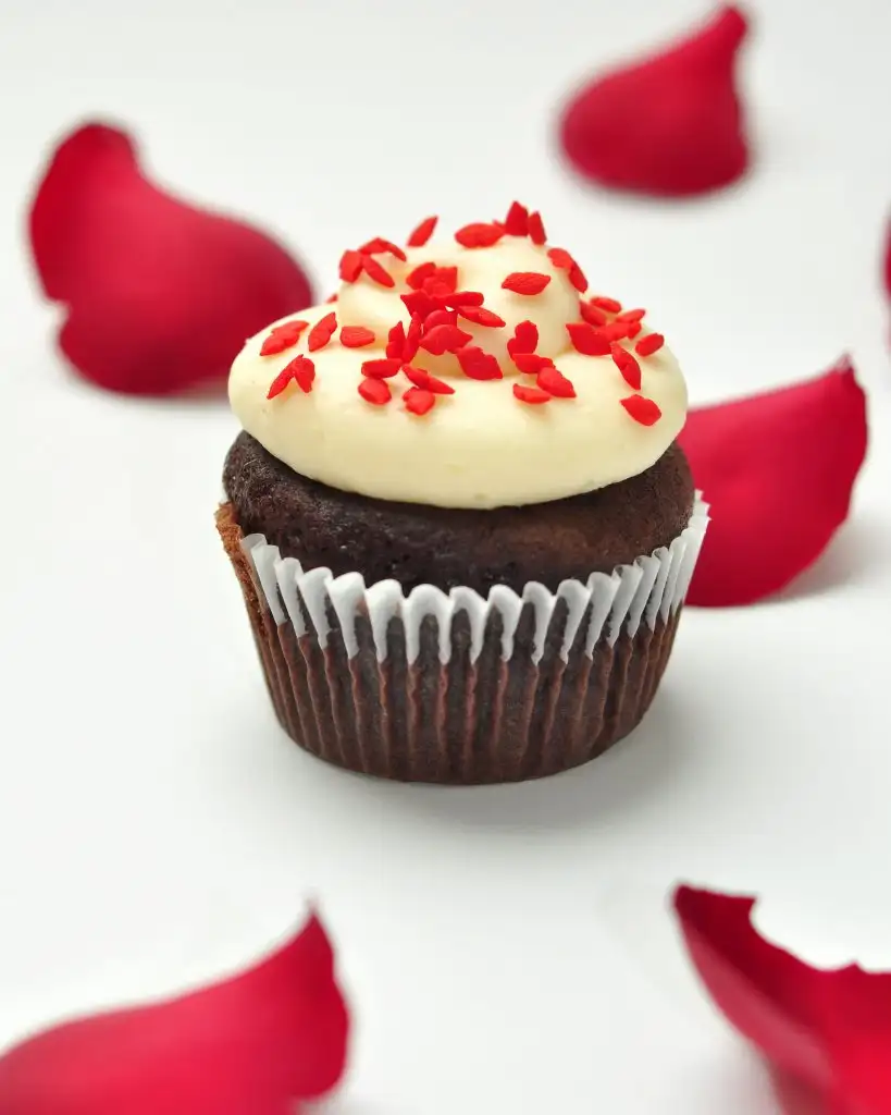 valentines-day-cakes-cupcakes-mumbai-1.webp