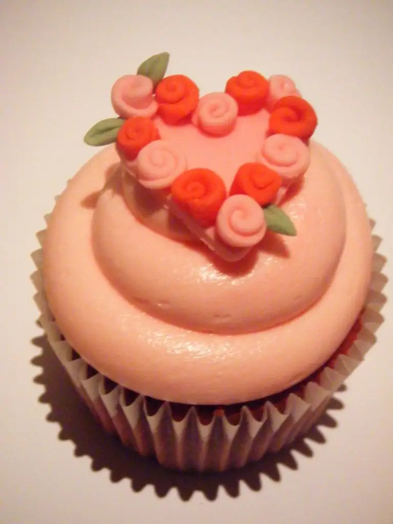 valentines-day-cakes-cupcakes-mumbai-12.webp