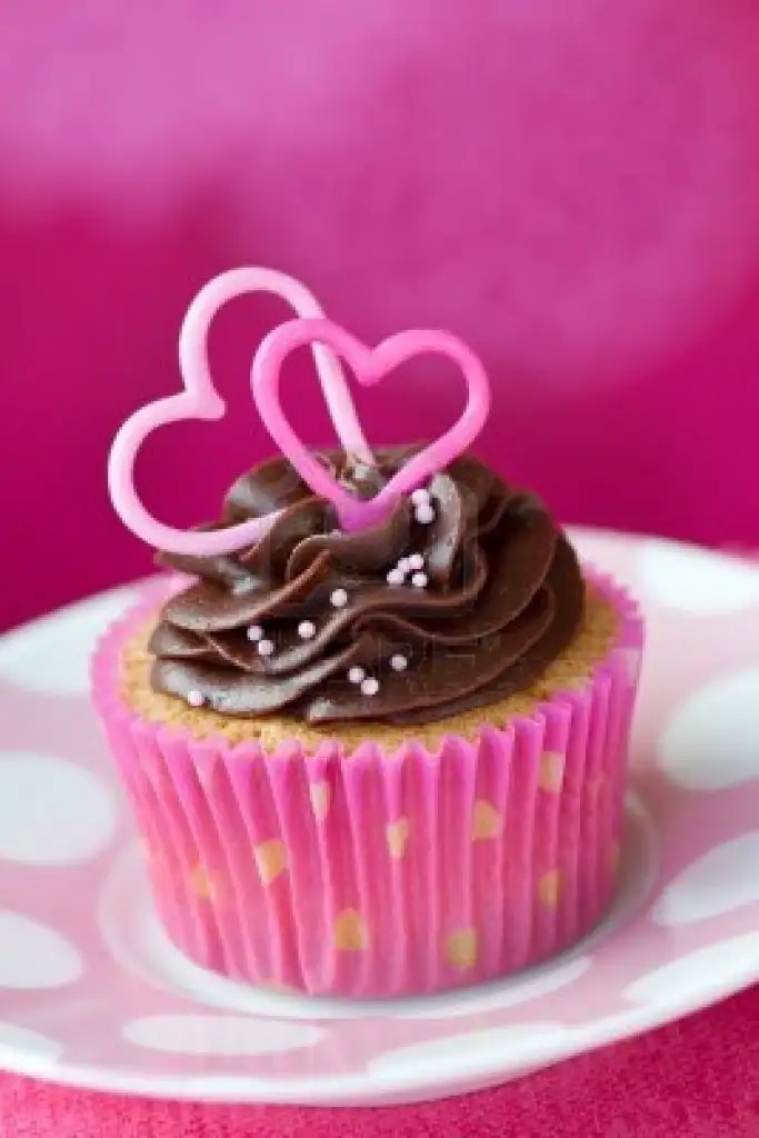 valentines-day-cakes-cupcakes-mumbai-24.webp