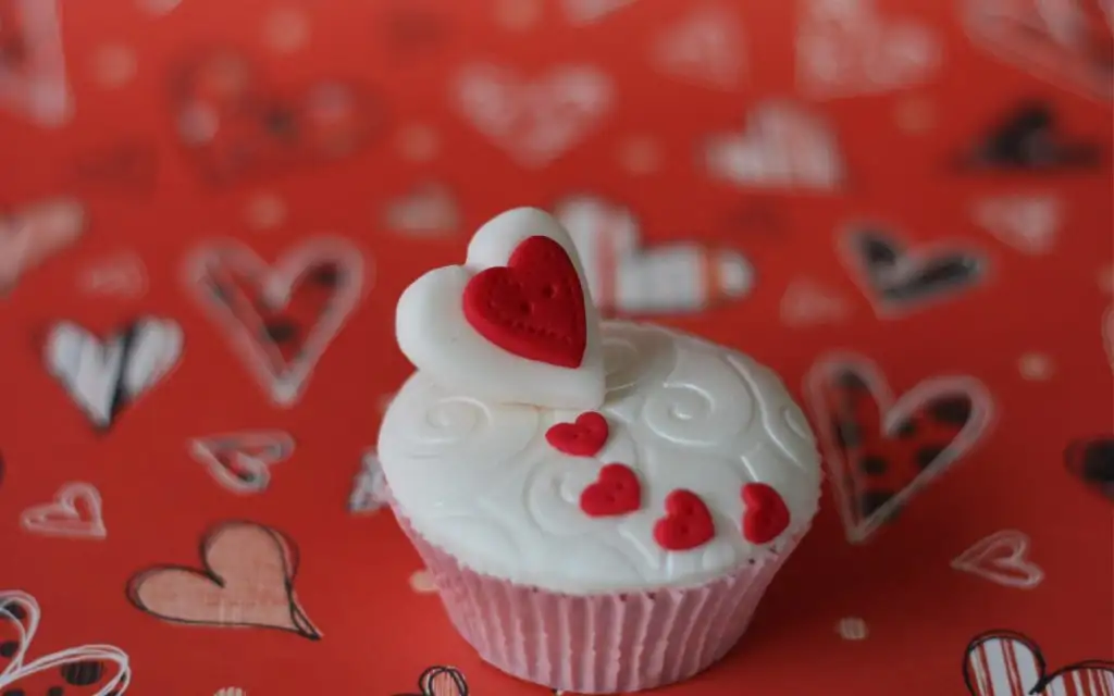 valentines-day-cakes-cupcakes-mumbai-4.webp
