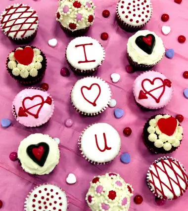 valentines-day-cakes-cupcakes-mumbai-8.webp