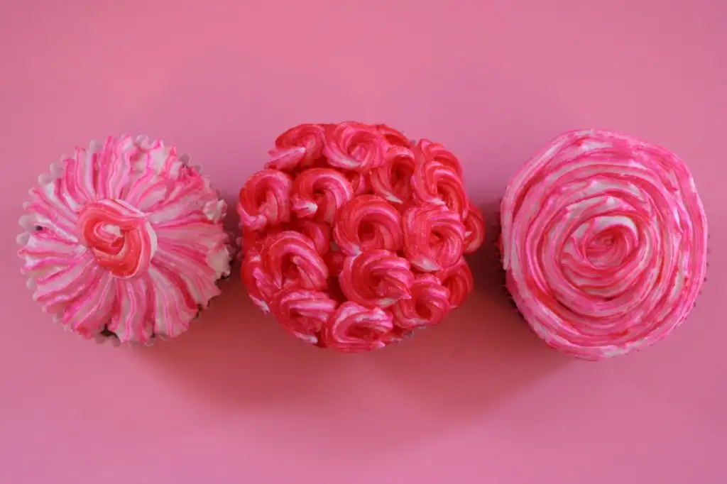 valentines-day-cup-cakes-128.webp