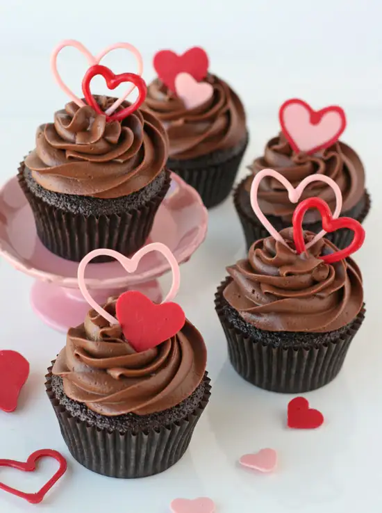 Valentines-day-cupcakes.webp