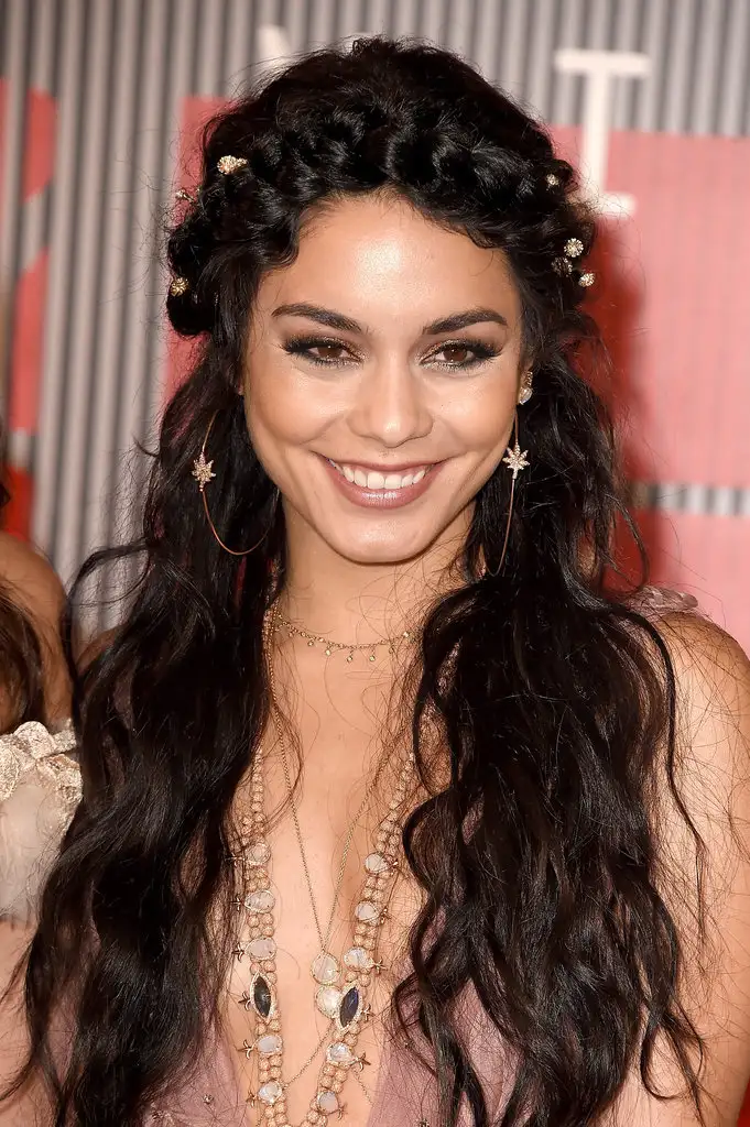 Vanessa-Hudgens-Hair-MTV-VMAs-2015.webp