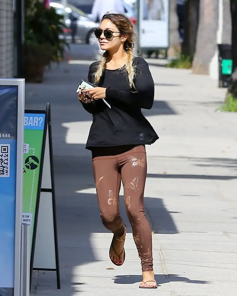Vanessa+Hudgens+Vanessa+Hudgens+Goes+Pilates+Y-cUJCymWCwx.webp