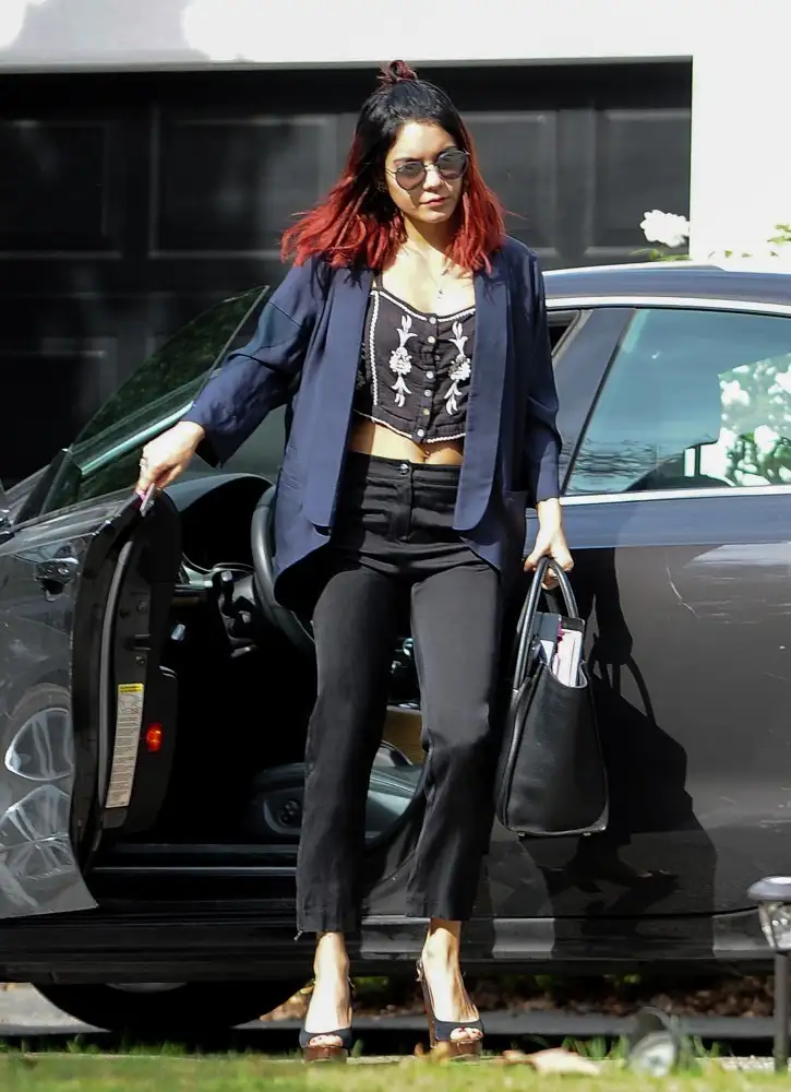 Vanessa+Hudgens+Vanessa+Hudgens+Out+LA+2_JzK1W3B9ux.webp