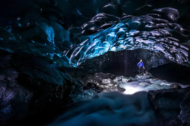vatnajökull-glacier-ice-cave (1).webp