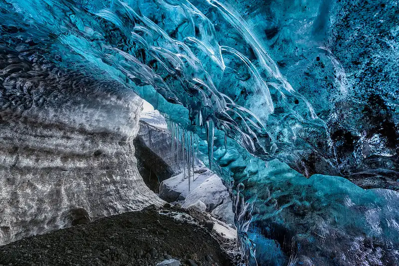 vatnajökull-glacier-ice-cave.webp