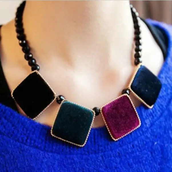 vintage_velvet_bead_necklace.webp
