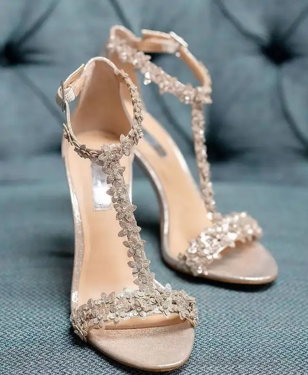 wed shoe1.webp