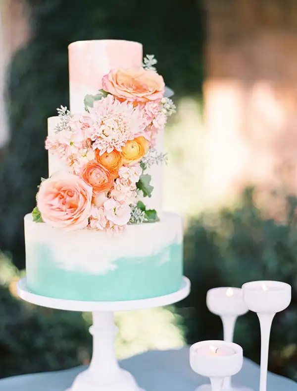 wedding-cake-watercolor-sugarbeesweets.webp
