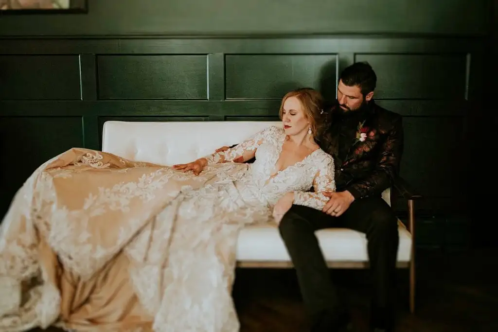winter-wedding-bride-and-groom-vintage-venue.webp