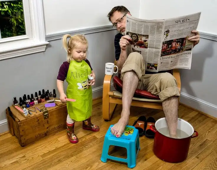Worlds-Best-Father-Dave-Engledow-with-Daughter-Alice-Bee-1.webp