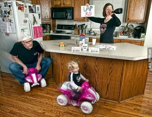 Worlds-Best-Father-Dave-Engledow-with-Daughter-Alice-Bee-43.webp