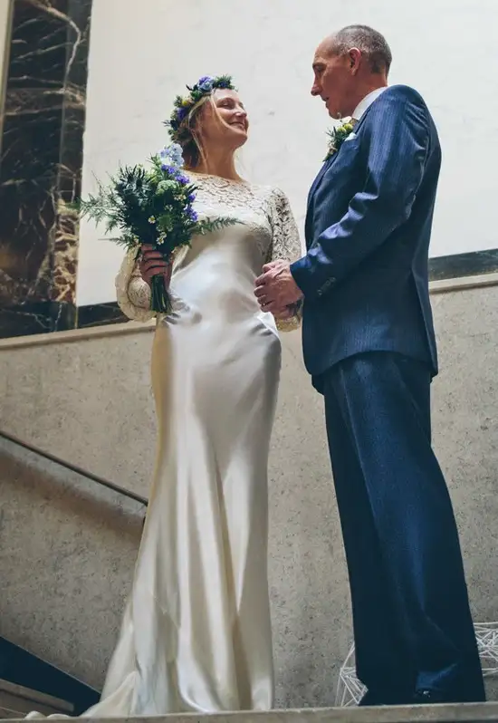 wpid290804-1930s-wedding-dress-London-pub-wedding-35.webp
