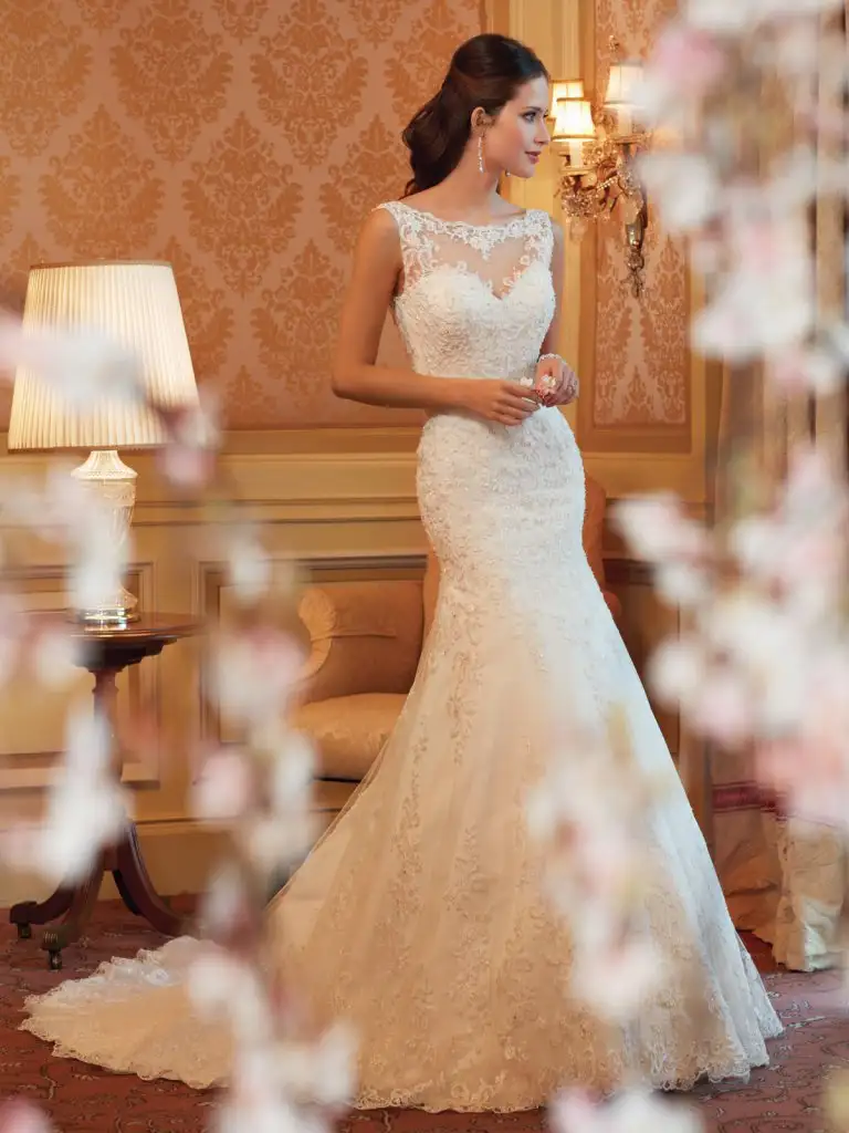 Y11419_wedding_dresses_2014.webp