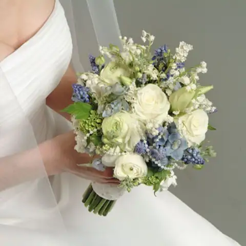 yapay-kır-çiçeği-gelin-buketleri.webp