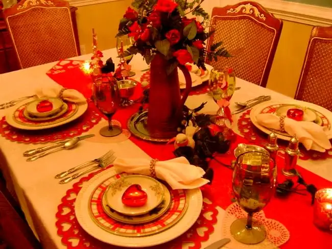 yemek-masasi-sus-ornekleri.webp
