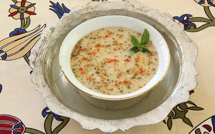 yogurt-corbasi-tarifi-1.webp