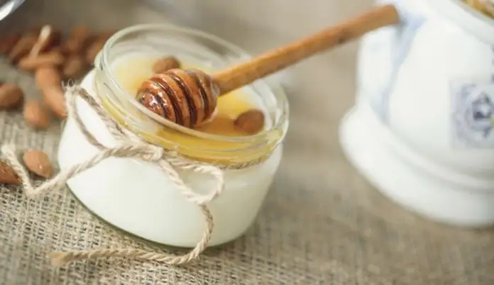 yogurt_bal_sac_maskesi.jpg