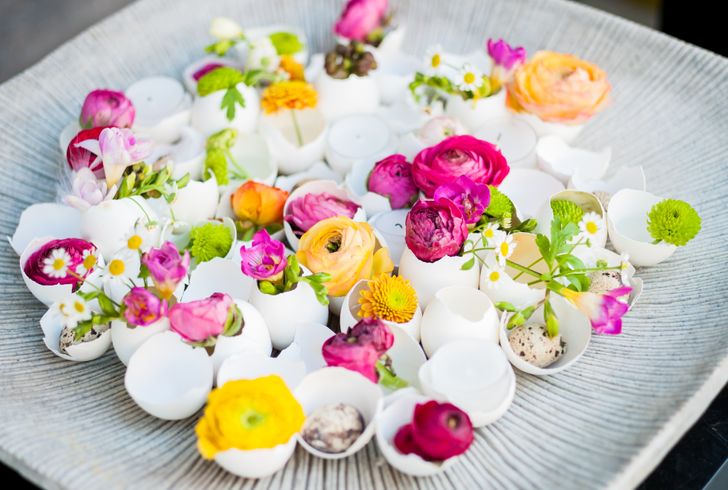 yumurta kabuklarindan dekor jpg Evinizi Çiçeklerle Süslemenin 14 Harika Yolu