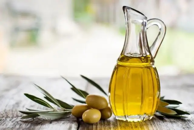 zeytin_yagi_ile_diz_masaji.webp